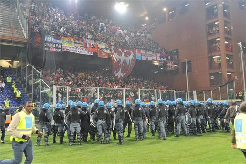 UEFA-vizsgálat az olasz-szerb meccs miatt