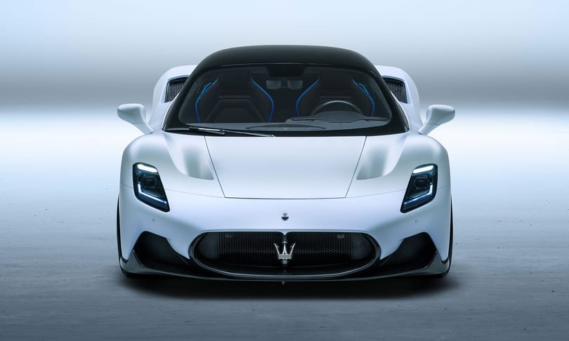 Versenypályán tökéletesítik a Maserati 630 lóerős új közúti sportkocsiját – fotók