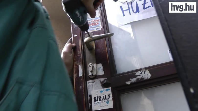 Videó: Így zárták be a Sirályt