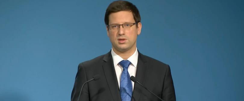 Kormányinfó: 2,5 millió oltás után nyitnak az iskolák, beoltják a pedagógusokat is