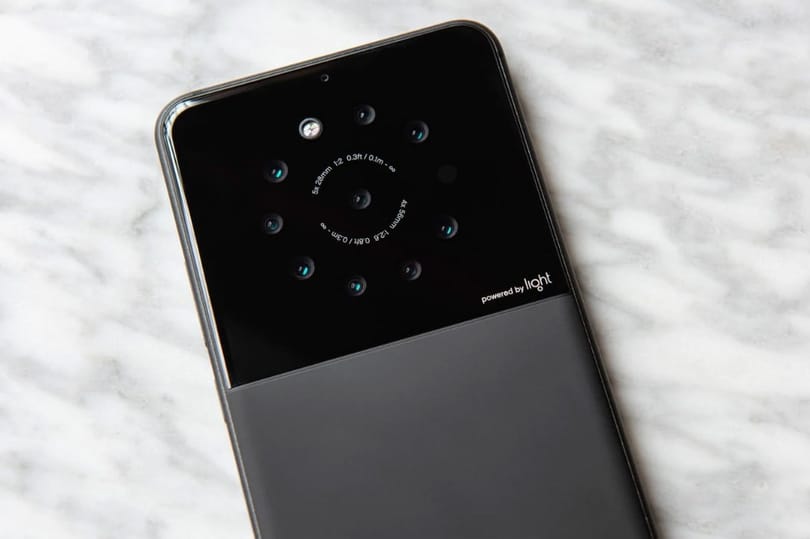 Van itt egy telefon, amelybe 9 kamerát pakoltak
