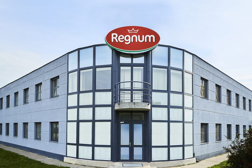 A Spar ismeretlen összegért megvásárolta a perbáli Zimbo-gyárat