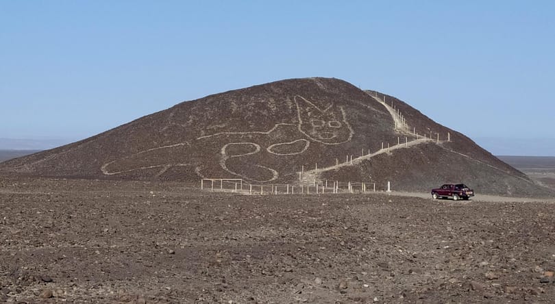37 méteres Nazca-macskára bukkantak Peruban