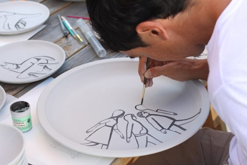 Los Angeles legmenőbb művésze porcelánokkal kísérletezik