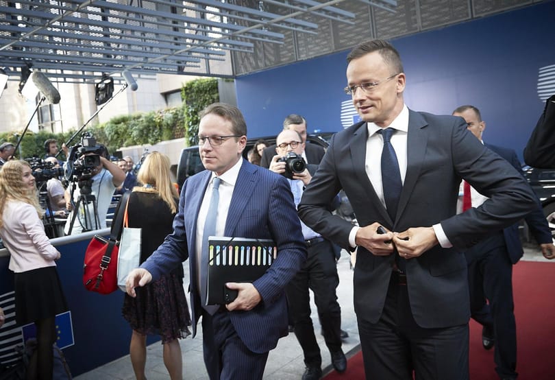 Más tárcát kaphat Várhelyi Olivér, mint amit Trócsányinak szántak