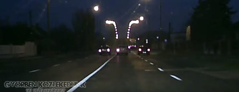 Záróvonal, felüljáró, forgalommal szemben: ámokfutót videóztak le reggel Győrben