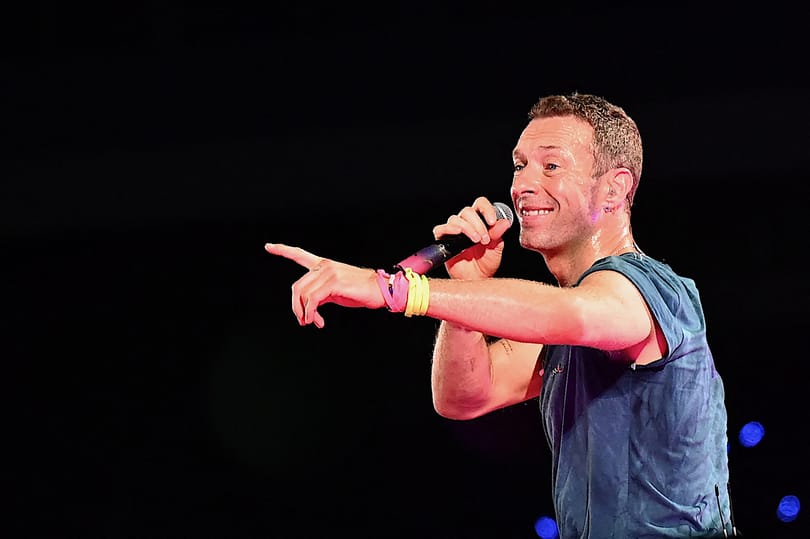 Az év lebukását rögzítette a csókkamera egy Coldplay-koncerten
