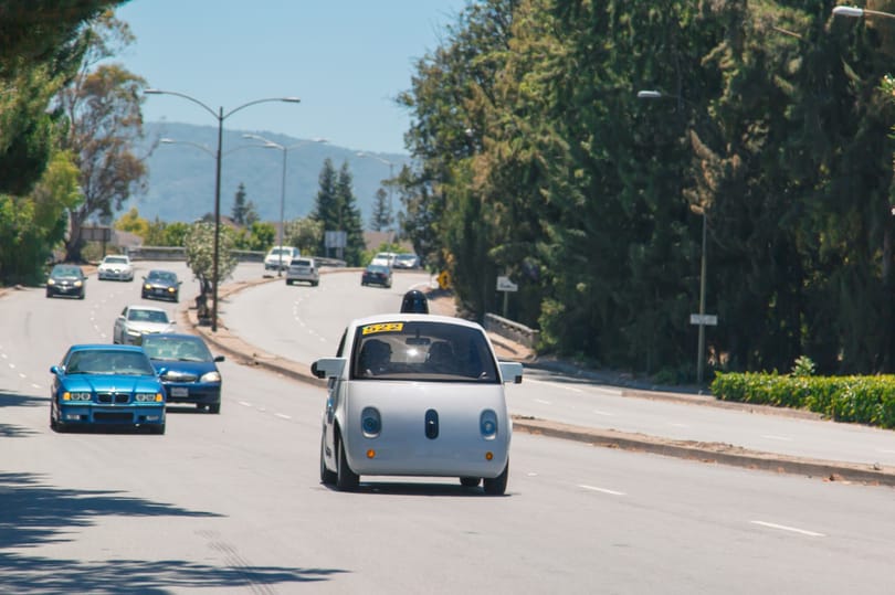 Kormány és fékpedál sem lesz a Google autóiban
