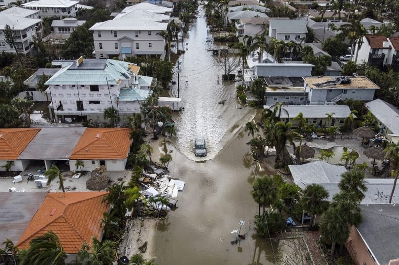Videó: Drónfelvételről mutatják a Milton hurrikán pusztítását Floridában