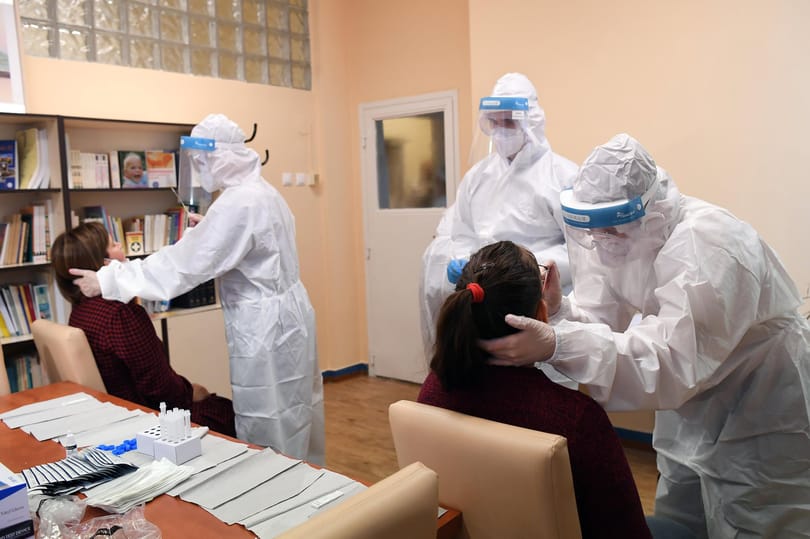 A hétvégén tesztelik a gyermekvédelemben és szociális alapszolgáltatásban dolgozókat