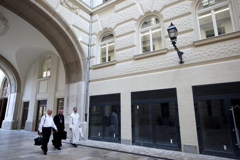 Orbán áldását adja az egyházi ingatlanokra