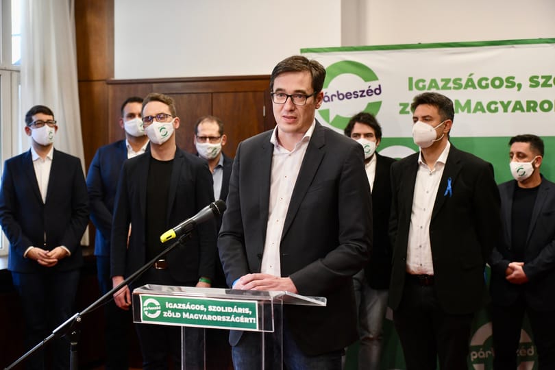 Márki-Zay Péterrel közösen mutatta be Karácsony a Párbeszéd listáját