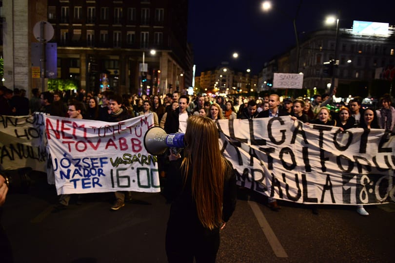 Ultimátumot kapott a kormány a hallgatóktól