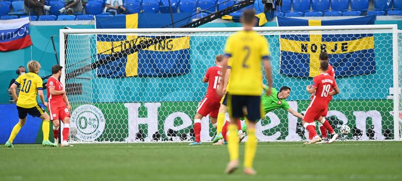 Izgalmas lett a svéd-lengyel vége, a spanyolok kiütéssel mentek tovább