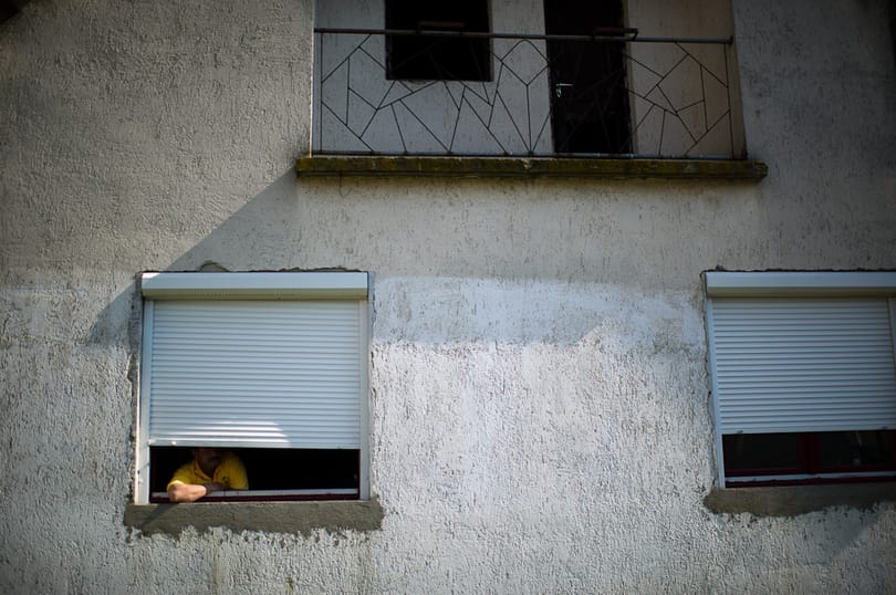 Virrasztanak és a házaikat őrzik a romák Gyöngyöspatán