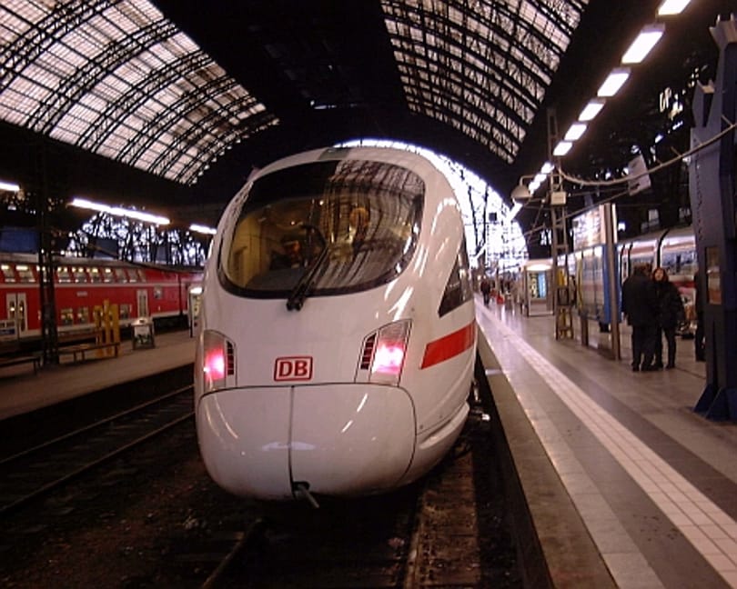 Vezető nélküli autókkal csábítana magához utasokat a német vasút