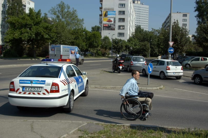 Bomba az Infoparkban, lezárják a környéket