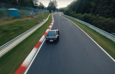 Új rekordidő a 160 millió forintos Mustangtól, de a sokkal olcsóbb Porsche még mindig veri