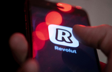 Az adóbevallás előtt figyelmeztet a NAV: rálátnak a Revolut-számlákra is