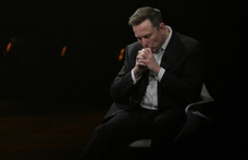 Elon Musk kirúgta a Tesla a teljes marketingcsapatát, mert „túl általános” reklámokat csináltak