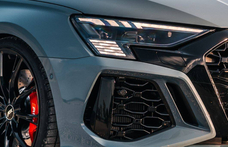 485 lóerő talán már elég lehet a 300 km/h tempóra képes kis Audi RS3-ban