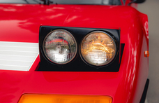 Bukólámpás olasz időgép ez a 44 évesen bejáratósan új Ferrari