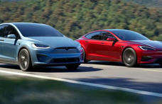 Két modelljét is frissítette a Tesla, és emelt az árukon 5000 dollárt