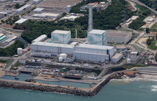 A fukusimai atomreaktor mellől visznek földet a japán miniszterelnöki hivatalba