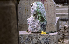 Tök véletlenül került elő Jim Morrison mellszobra, amit közel 40 éve loptak el a sírjáról