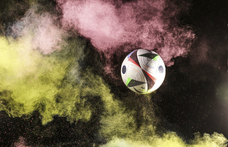 Futballszerelem, amihez fogható még nem volt – bemutatjuk a foci-Eb labdáját