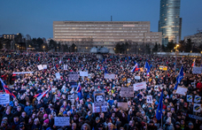 Tízezrek követelték Fico lemondását Szlovákia városaiban