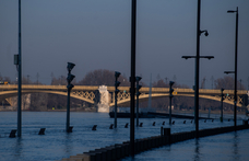 Emelkedik a vízszint, csütörtök este lezárják az alsó rakpartokat Budapesten