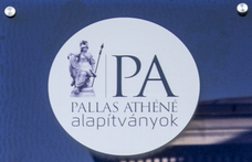 Benyújtották a törvényjavaslatot, ami nem számol le a Matolcsy-féle MNB-alapítványokkal