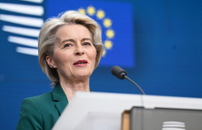 Von der Leyen: Magyarország egy óriási ajándékot adott az EU-nak, Karikó Katalint