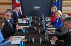 Öt évvel a Brexit után fontos védelmi és kereskedelmi megállapodásokat kötött Nagy-Britannia és az EU