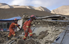 Legalább 126 halálos áldozata van a tibeti földrengésnek