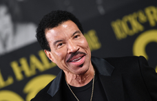 Lionel Richie a HVG-nek: Sok-sok gyermek születéséért felelősek a dalaim