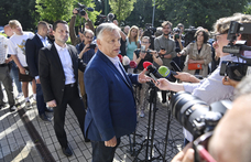 A Tiszának az ellenzék legyűrése lenne siker, a Fidesznek már siker lehet egy kisebb kudarc is a Political Capital szerint