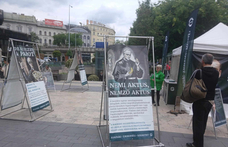 Soproni Tamás nekiment a Párbeszédnek, felháborodott a „vallásgyalázó” plakátokon