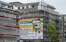 Öntik a bankok a lakáshitelt a lakosságra