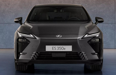 Szemrevaló luxusautó a most először villanyautóként is elérhető Lexus ES szedán
