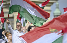 Guardian: Orbán Viktor egykori szövetségese mellett tartottak tüntetést Budapesten