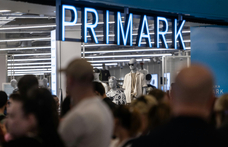 Bruttó 2160 forintos órabért ígér a karácsonyi időszak előtt a Primark