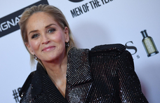 Sharon Stone-t megkérdezték, mit üzenne a fiatalkori önmagának, és ő elsírta magát