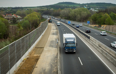 Találtak egy holttestet az M3-as autópályán