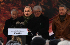 Lázár János vett egy dubaji csokit Orbán Viktornak, „hogy tudja, mi az”