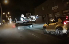 A Budafoki úti McDonald’s teraszán végezte egy kisodródó autós – videó
