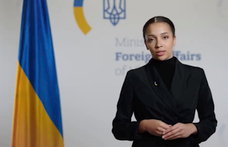 Emberek írják, de AI-szóvivő fogja felolvasni Ukrajnai külügyi közleményeit