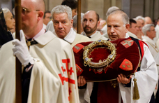 Visszavitték a töviskoronát a Notre-Dame-ba