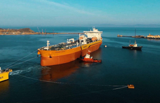 Rakétatalálat ért egy olajszállító hajót a Vörös-tengeren